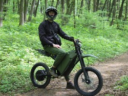 Motor Listrik Bantu Pasukan Bersenjata Ukraina Lawan Rusia, Kok bisa?