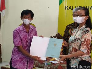 Cerita Warga Kulon Progo Sukarela Kembalikan Sertifikat SG ke Keraton Jogja Cerita Warga Kulon Progo Sukarela Kembalikan Sertifikat SG ke Keraton Jogja