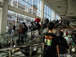 Ramainya Arus Balik Pemudik Motor Gratis Kapal KM Dobonsolo