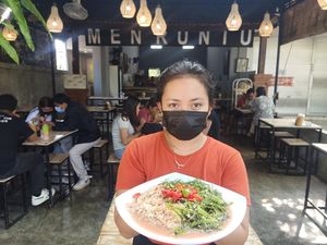 Yummy Gurih Segar Rujak Bulung Campur Kuah Pindang Men Runtu Yummy Gurih Segar Rujak Bulung Campur Kuah Pindang Men Runtu