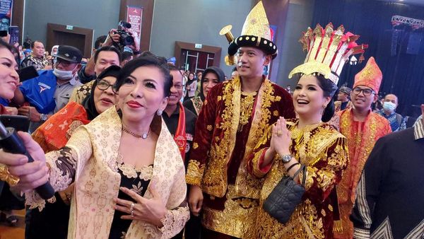 Saat Annisa Pohan-AHY Jadi Buruan Selfie