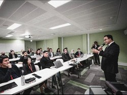 Anies Bertemu Mahasiswa di Inggris, Lalu Ketemu Menteri Jajaki soal MRT