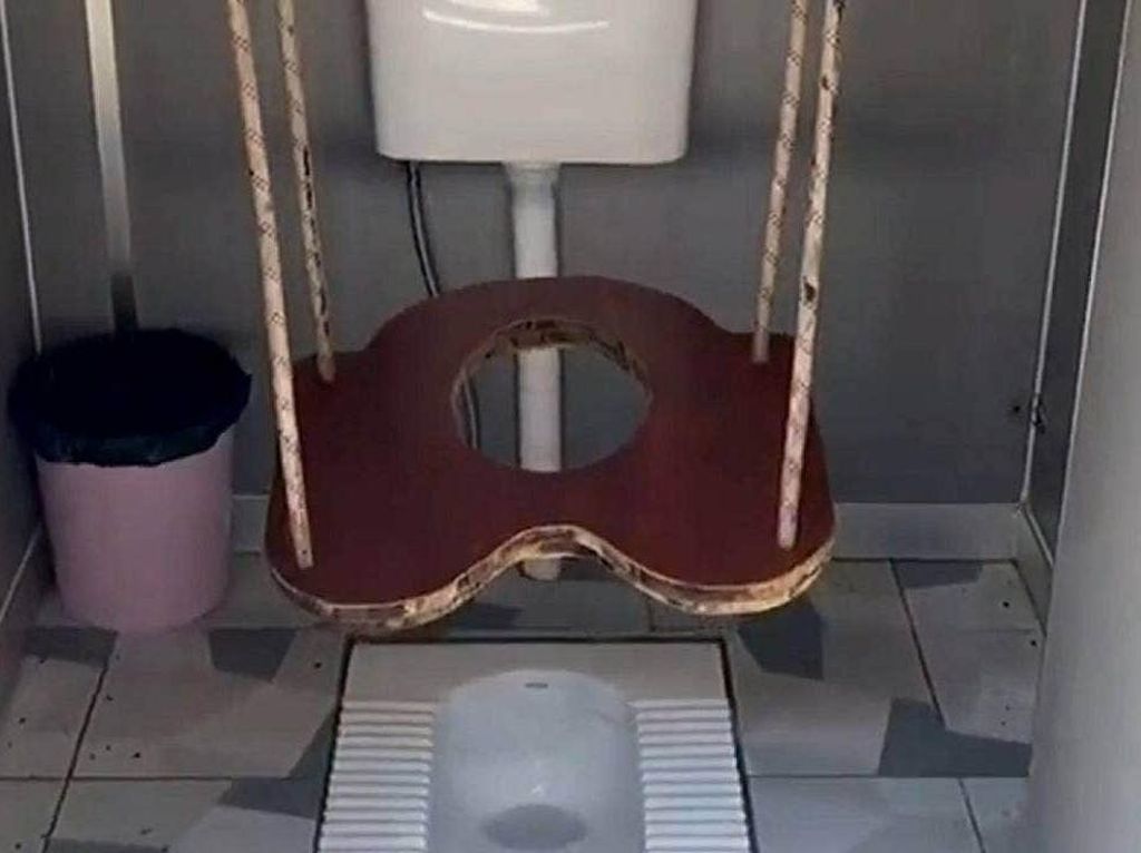Toilet di China yang Bikin Geleng-geleng Kepala Toilet di China yang Bikin Geleng-geleng Kepala