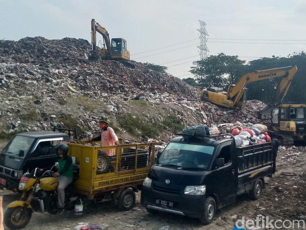 Pemulung Panen Cuan Gegara Sampah di Klaten Menggunung Usai Lebaran