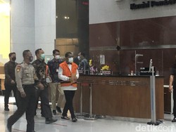 KPK Tahan Walkot Ambon Richard Louhenapessy!