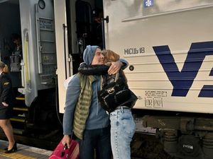 Jadi Terbiasa dengan Perang, Pengungsi Ukraina Kembali ke Kiev