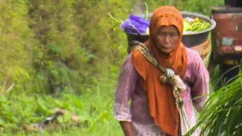 Mari Bantu Mbah Pasiah, Lansia Penjual Sayur Demi Nafkahi Keluarga
