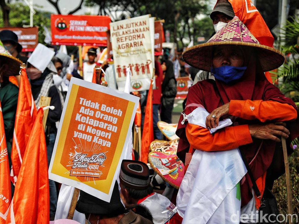 Buruh Suarakan 18 Tuntutan di May Day: Turunkan Harga Migor-Tolak Upah Murah Buruh Suarakan 18 Tuntutan di May Day: Turunkan Harga Migor-Tolak Upah Murah