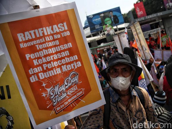 Buruh Mulai Berdatangan di GBK untuk Rayakan May Day Fiesta