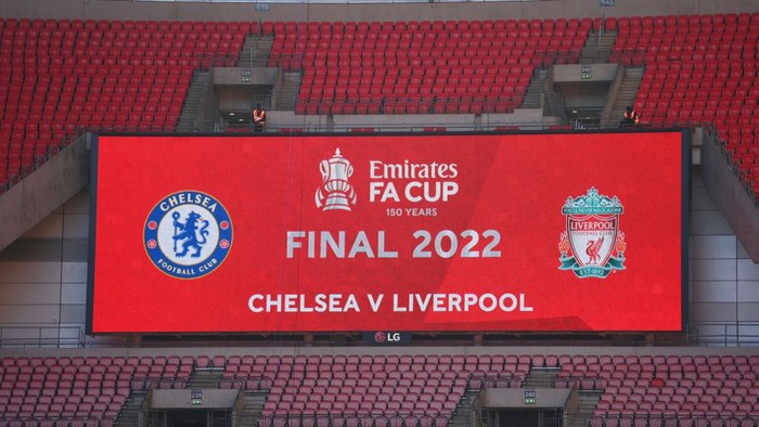 LONDON, ENGLAND - MAY 14: The LED board inside the stadium shows the match information prior to The FA Cup Final match between Chelsea and Liverpool at Wembley Stadium on May 14, 2022 in London, England. (Photo by Mike Hewitt/Getty Images)
