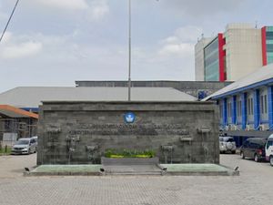 Bukan Hanya JIS-BIS, Bangunan Pemerintah-Swasta Wajib Pakai Bahasa Indonesia Bukan Hanya JIS-BIS, Bangunan Pemerintah-Swasta Wajib Pakai Bahasa Indonesia
