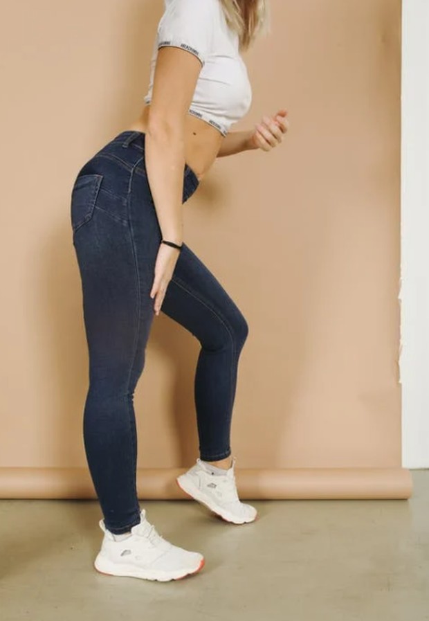 Hindari Pakaian Ketat/Foto : pexels.com/Polina Tankilevitch Hindari Pakaian Ketat