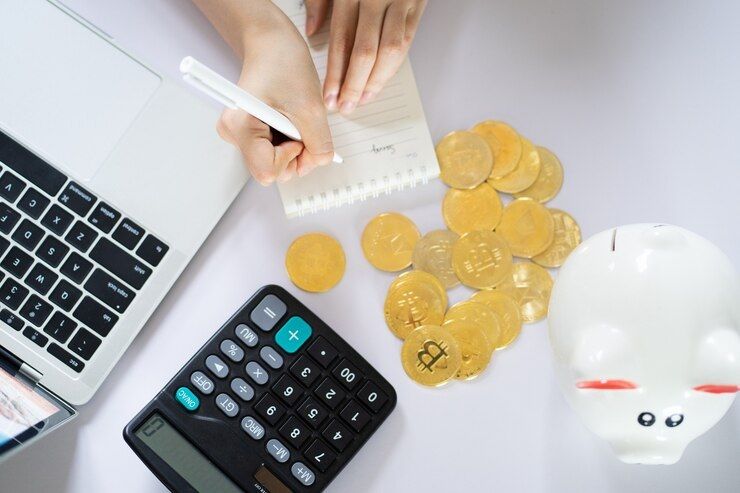 Ilustrasi menabung/ Foto: Freepik.com/timeimage