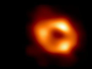 Astronom Ungkap Gambar Pertama Lubang Hitam Raksasa di Galaksi Bima Sakti Astronom Ungkap Gambar Pertama Lubang Hitam Raksasa di Galaksi Bima Sakti