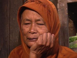 Derita Mbah Pasiah Lansia Penjual Sayur: Sakit Katarak, Rumah Tak Layak