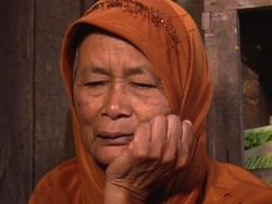 Derita Mbah Pasiah Lansia Penjual Sayur: Sakit Katarak, Rumah Tak Layak