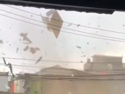 Cerita Mencekam Warga Kala Puting Beliung Bak Tornado Terjang Bandung