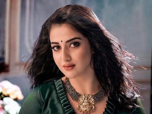 Aktris India Ditemukan Meninggal Usai Pesta Ultah ke-22, Diduga Dibunuh Suami Aktris India Ditemukan Meninggal Usai Pesta Ultah ke-22, Diduga Dibunuh Suami