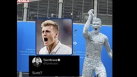 Makin kocak karena Kroos diklaim me-reply sebuah postingan yang memiripkan dirinya dengan patung Aguero. Foto: dok. Twitter