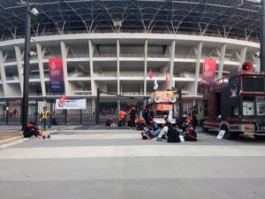 Acara May Day Fiesta Berakhir, Massa Aksi Tinggalkan Stadion GBK