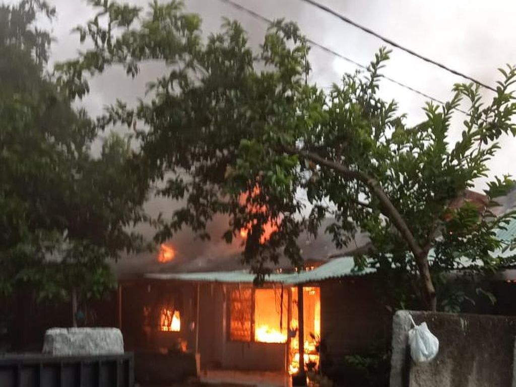 7 Rumah di Menteng Bogor Terbakar, 4 Unit Pemadam Diterjunkan