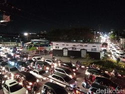 Snapshots: Macetnya Ruas Jalan ke Malioboro Jogja