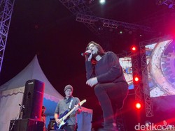 Dewa 19 Tampil Memukau di Navy Jazz Traffic Festival 2022