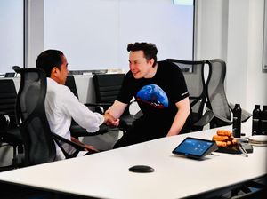 Kronologi Pertemuan Jokowi-Elon Musk di SpaceX, Diawali Kunjungan Luhut