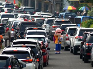 Akhir Pekan, Jalur Puncak Macet Banget