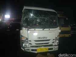 Identitas Lengkap Penumpang Elf yang Terguling di Tanjakan Emen Subang