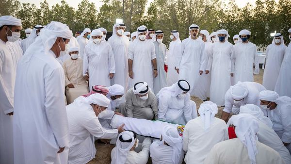 Melihat Pemakaman Presiden Uni Emirat Arab