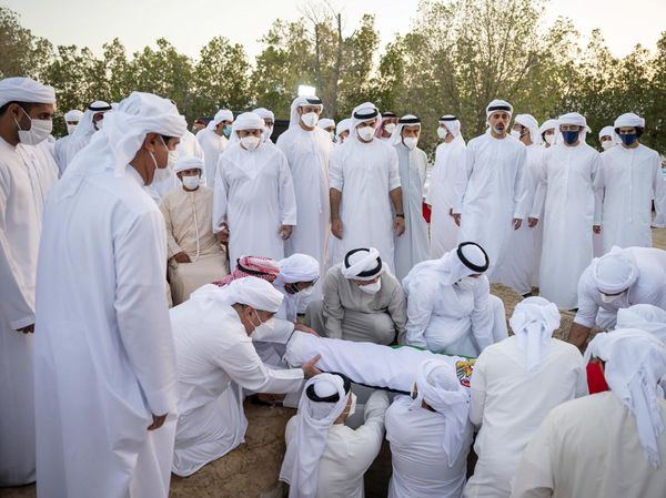 Melihat Pemakaman Presiden Uni Emirat Arab