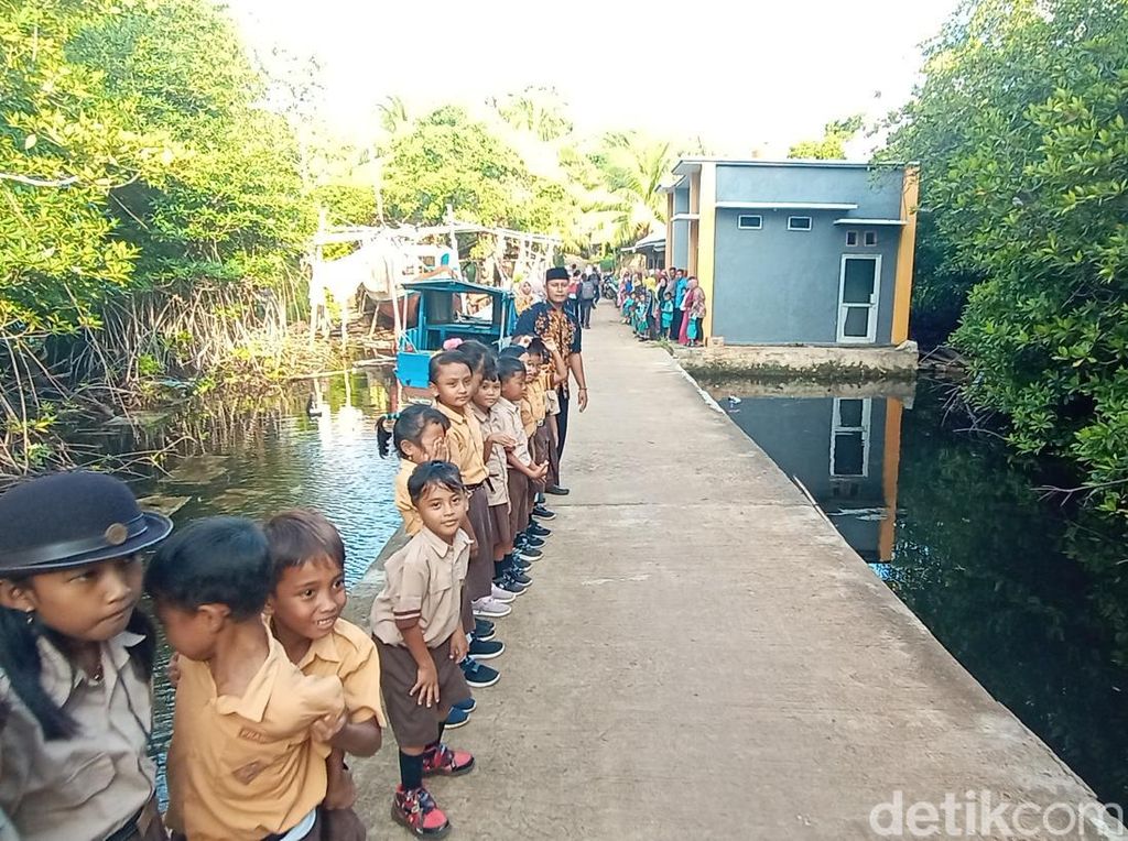 Asal-usul Nama Nyamuk, Desa Baru di Pulau Terpencil Karimunjawa Asal-usul Nama Nyamuk, Desa Baru di Pulau Terpencil Karimunjawa