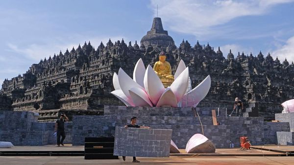 Candi Borobudur Bersolek Sambut Waisak, Juga Siapkan 2 Ribuan Lampion