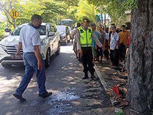 Pemotor di Buleleng Tewas di TKP Seusai Tabrak Pohon Asam Pemotor di Buleleng Tewas di TKP Seusai Tabrak Pohon Asam