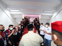 Kunjungi Vietnam, Prabowo Semangati Tim Pencak Silat RI di SEA Games