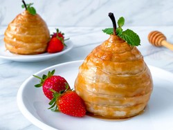 Resep Pembaca: Resep Buah Pir Balut Pastry yang Manis Renyah
