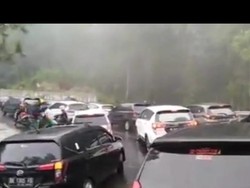 Jalur Medan-Berastagi Macet Parah, Jarak Tempuh 6 Jam