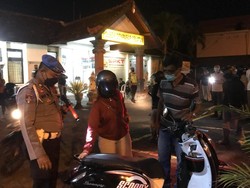 Gelar Razia, Polisi Amankan Sepeda Motor Mencurigakan di Sanur