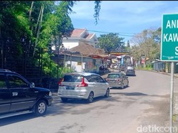 Long Weekend, Antrean Kendaraan Masuk Telaga Sarangan Mengular 200 Meter