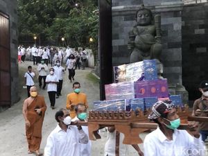 Peringatan Waisak 2022 di Lasem, Umat Buddha Kirab Gunungan