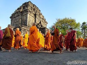 Hari Raya Waisak 23 Mei 2024, Ini Makna Air Berkah dan Api Dharma Hari Raya Waisak 23 Mei 2024, Ini Makna Air Berkah dan Api Dharma