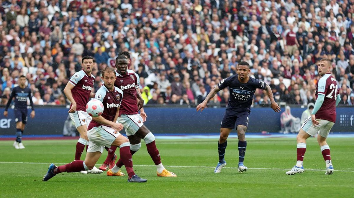 West Ham memimpin 2-0 atas Manchester City di babak pertama. (Foto: Action Images via Reuters/MATTHEW CHILDS)
