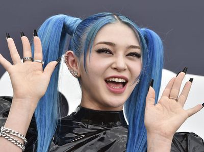 Senyum Ceria AleXa di Karpet Merah Billboard Music Awards 2022