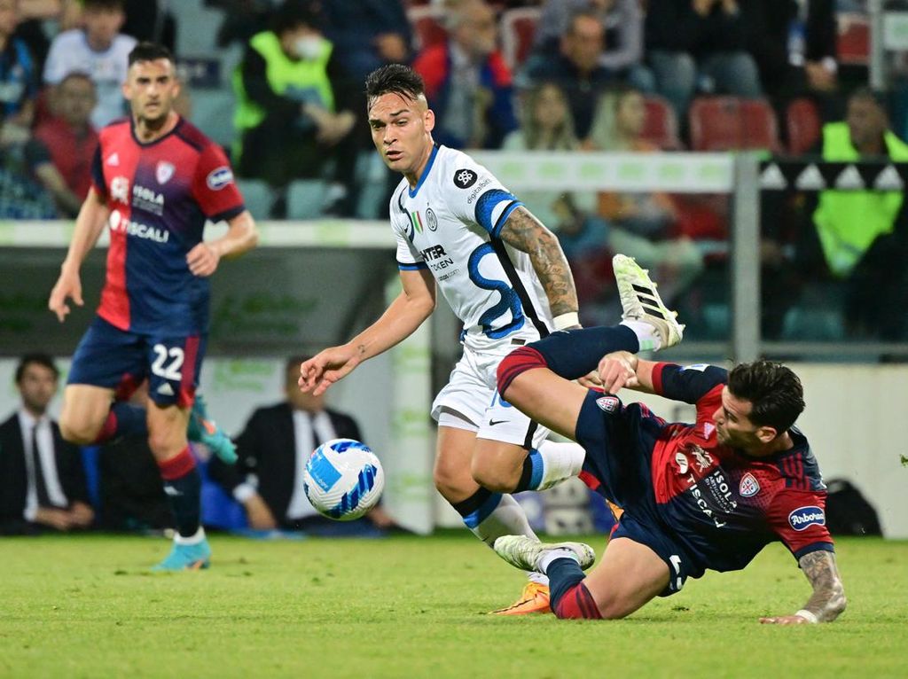 Inter Milan Menjaga Asa Juara Usai Bungkam Cagliari 3-1 Inter Milan Menjaga Asa Juara Usai Bungkam Cagliari 3-1