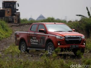 Bagaimana Nasib Penjualan Mobil Komersial saat BBM Semakin Mahal? Bagaimana Nasib Penjualan Mobil Komersial saat BBM Semakin Mahal?
