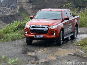 Tes Isuzu D-Max 1.9: Pas Buat Kejar Setoran, Asyik Buat Liburan! Tes Isuzu D-Max 1.9: Pas Buat Kejar Setoran, Asyik Buat Liburan!