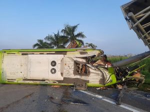 Bus Kecelakaan di Tol Sumo hingga 11 Orang Tewas, Penumpang Balik dari Yogya