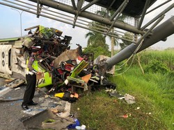 Bus yang Kecelakaan di Tol Mojokerto Dikemudikan Sopir Cadangan