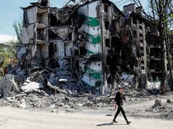 Rusia Gempur Kota di Ukraina Timur Pakai Senjata Berat, 12 Orang Tewas